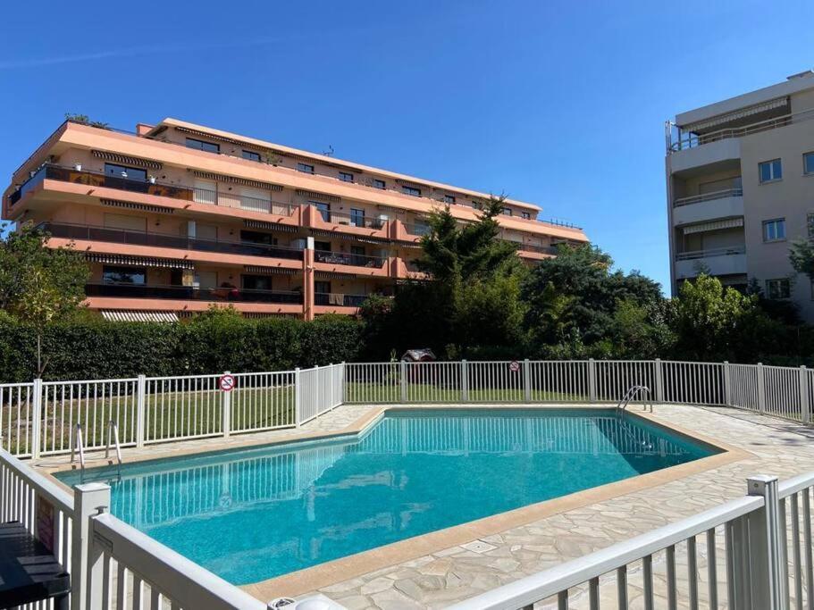 Pretty Studio Swimming Pool And Sea Cagnes-sur-Mer Kültér fotó
